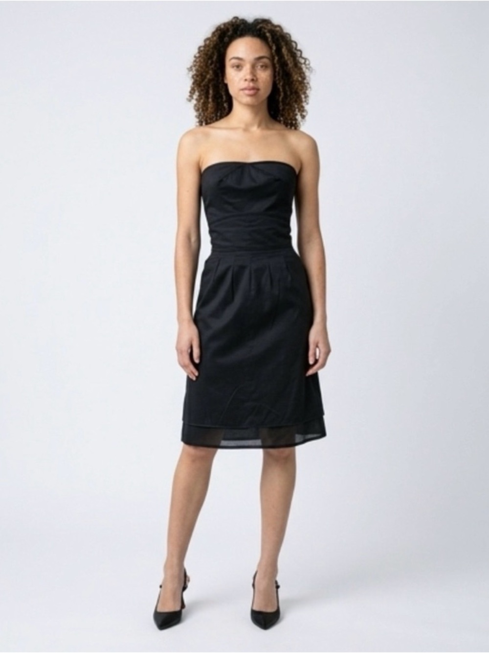 Marc Jacobs Strapless Black
Cocktail Dress
